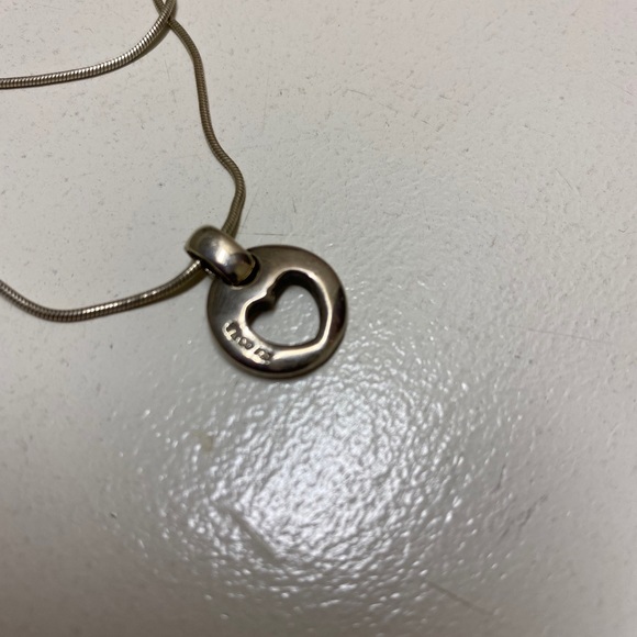Tiffany & Co sterling silver heart necklace - Picture 3 of 6